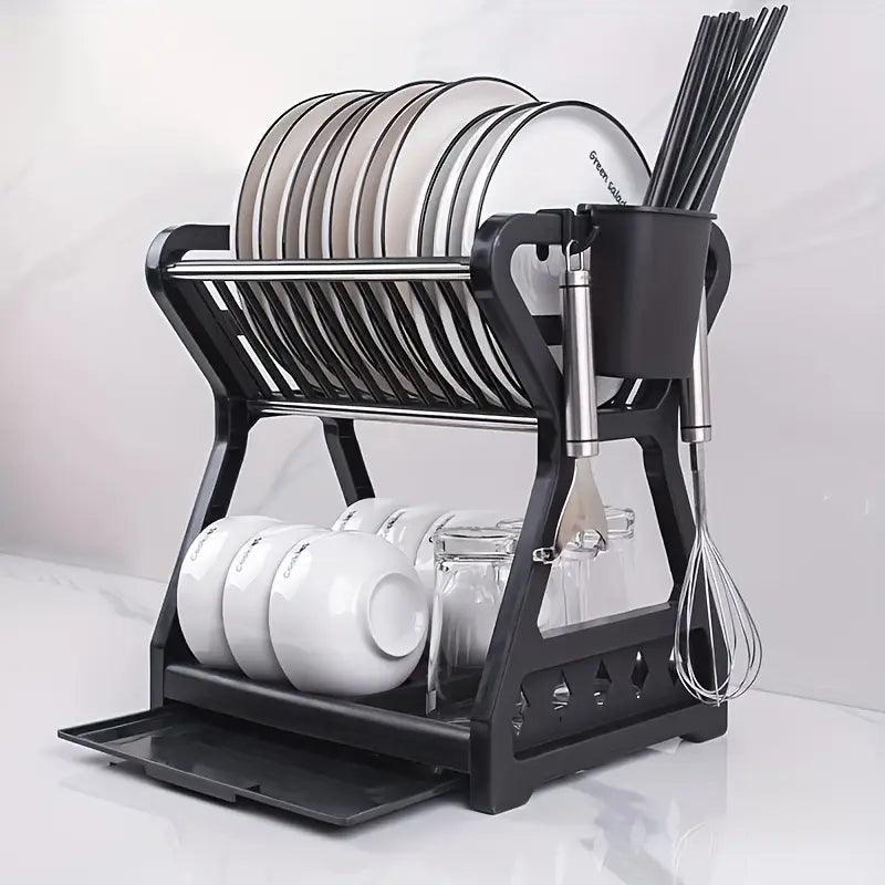 Escorredor de pratos de dois andares com suporte para talheres e copos, projetado para economizar espaço e manter a cozinha organizada. Design prático e resistente, perfeito para otimizar a rotina doméstica e facilitar a secagem dos utensílios